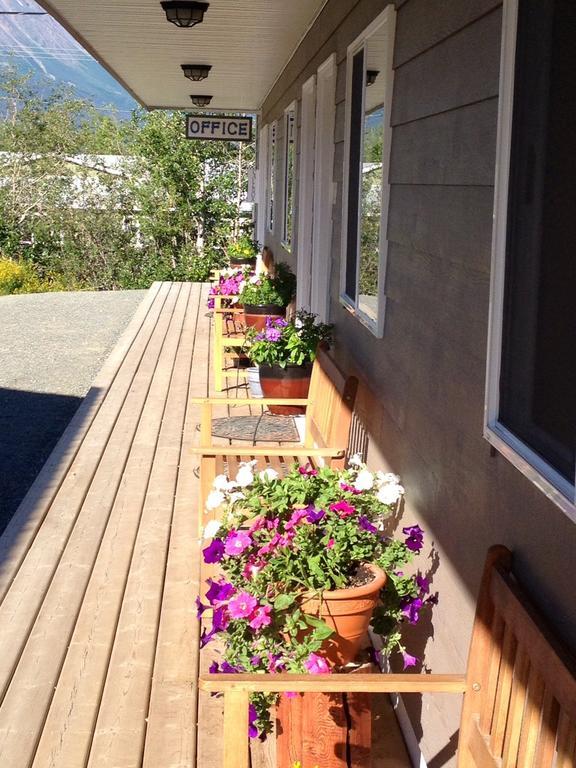 Parkside Inn Haines Junction Kültér fotó